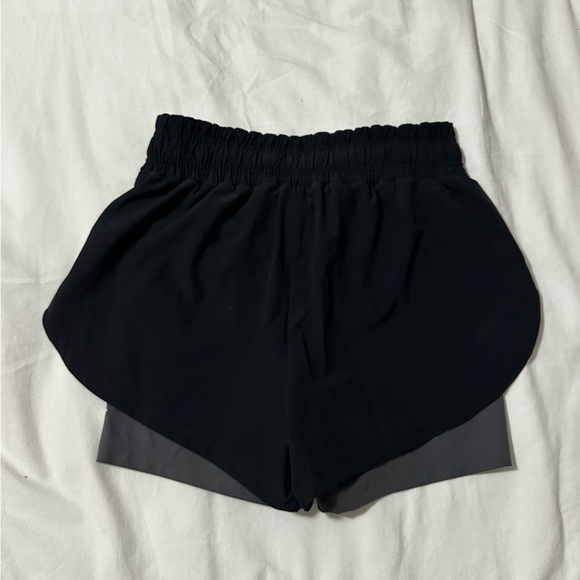 Gymshark Running 2-in-1 shorts - Picture 3 of 3